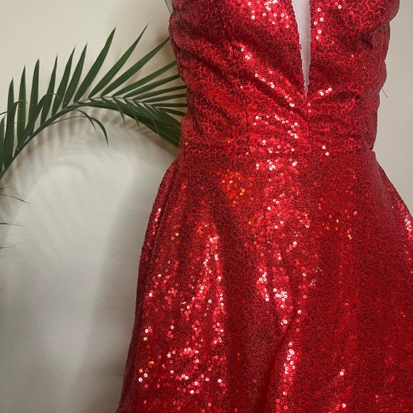 Womens’s Sequin Short Prom Dress with Spaghetti Straps - Picture 2 of 7